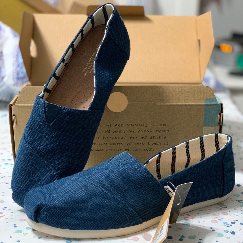 TOMS classic majolica blue heritage canvas